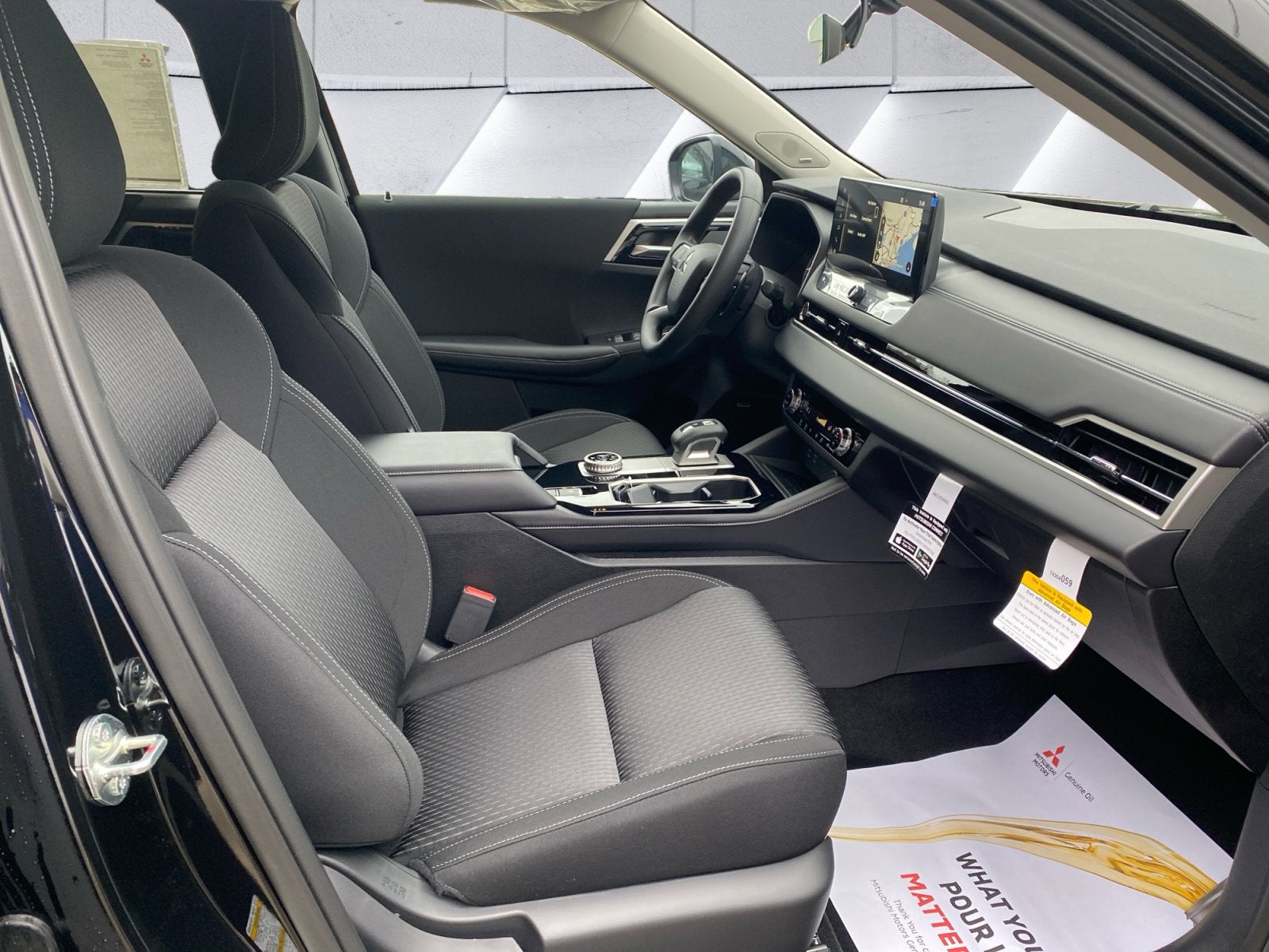 2026 Mitsubishi Outlander ES