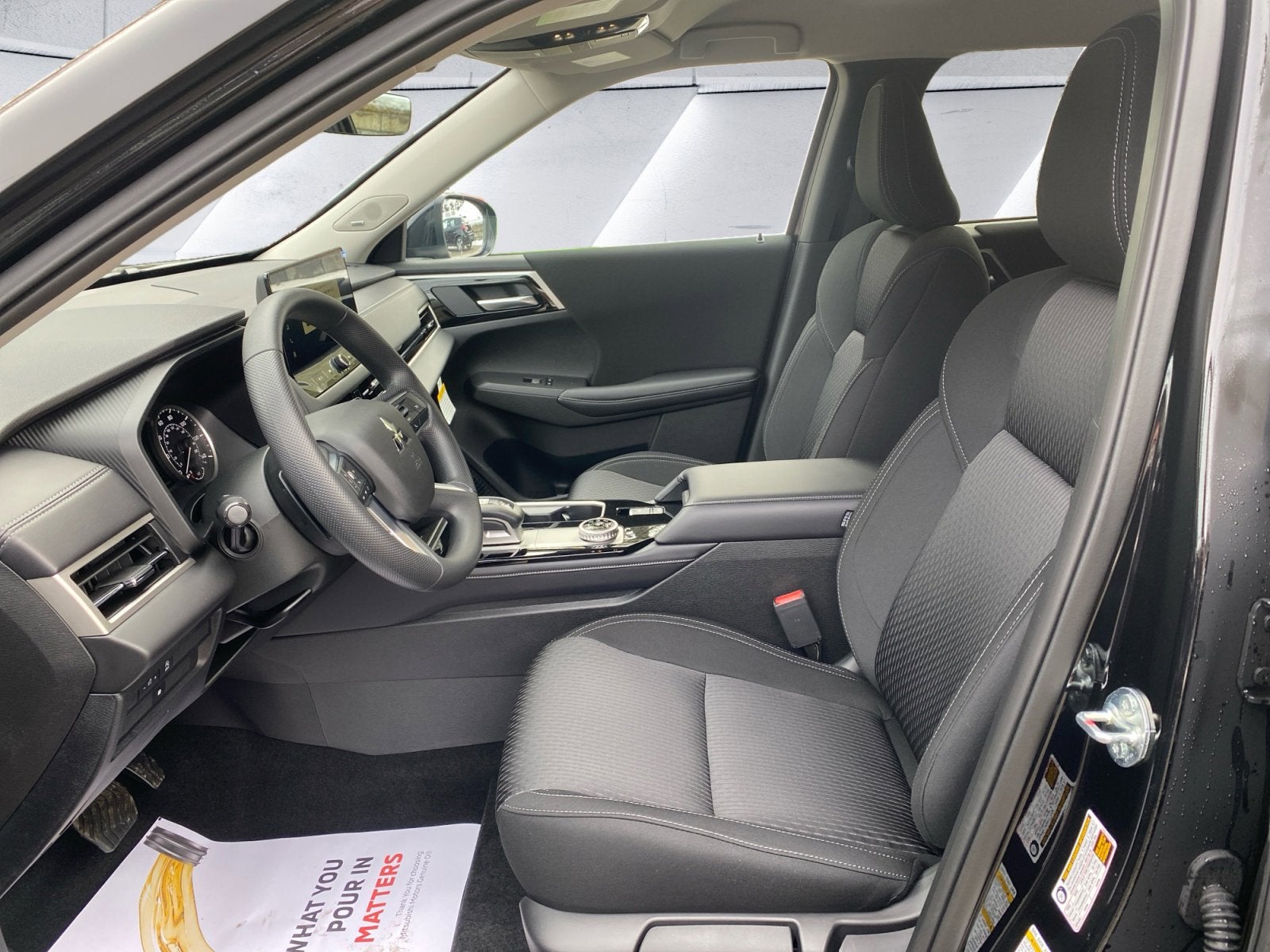 2026 Mitsubishi Outlander ES