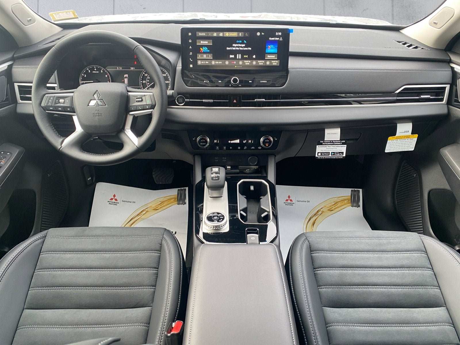 2025 Mitsubishi Outlander SE