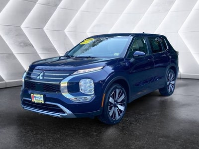 2025 Mitsubishi Outlander Base