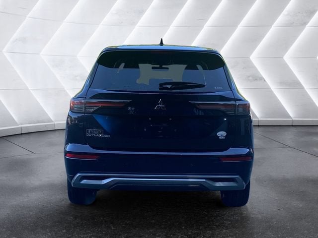 2025 Mitsubishi Outlander Base
