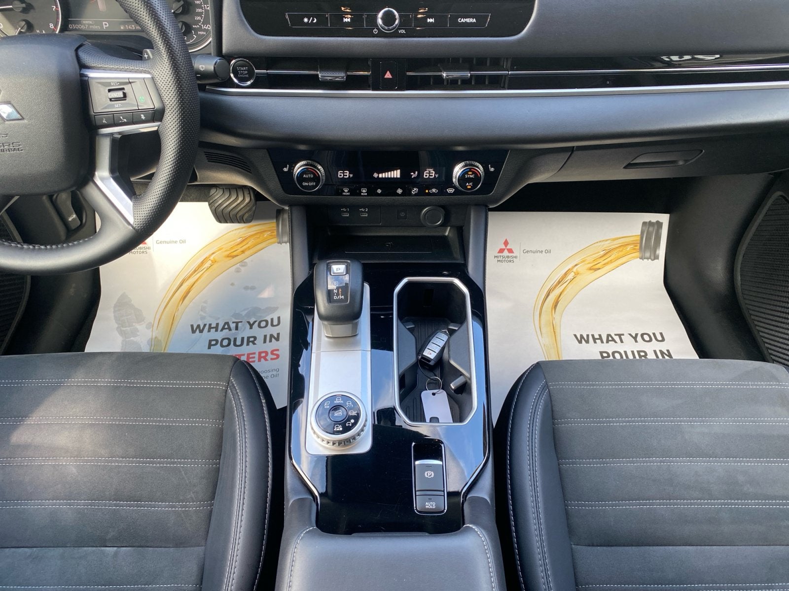 2025 Mitsubishi Outlander Base
