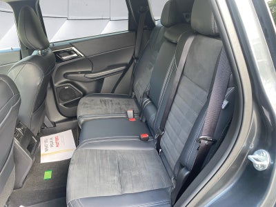 2025 Mitsubishi Outlander Base