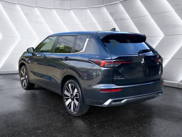 2025 Mitsubishi Outlander Base