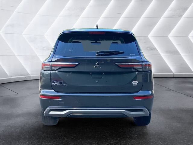 2025 Mitsubishi Outlander Base