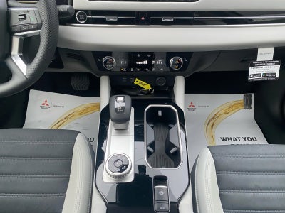 2026 Mitsubishi Outlander SE