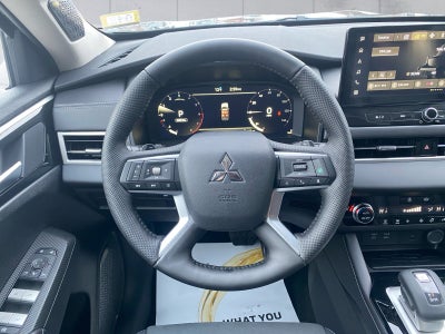 2026 Mitsubishi Outlander SE