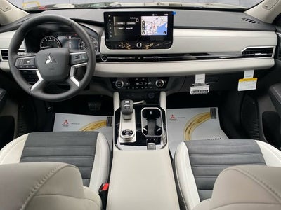 2026 Mitsubishi Outlander SE