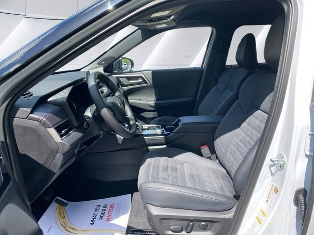 2026 Mitsubishi Outlander LE