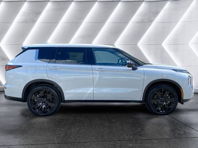 2026 Mitsubishi Outlander LE