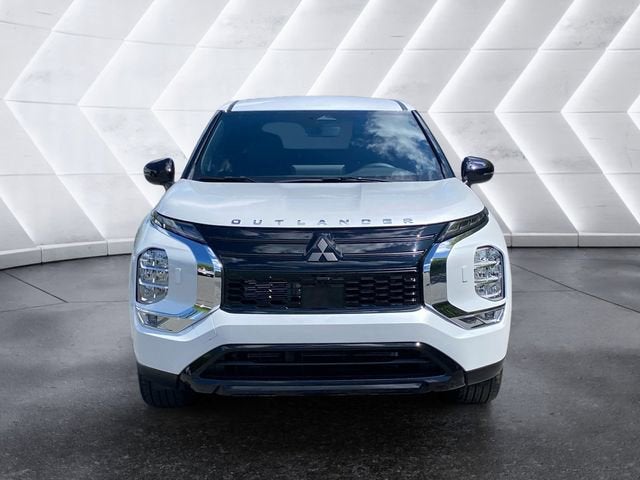 2026 Mitsubishi Outlander LE