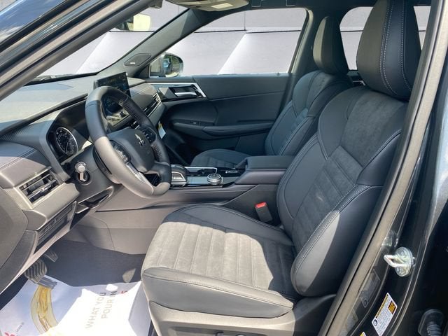 2026 Mitsubishi Outlander LE