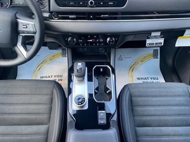 2026 Mitsubishi Outlander LE