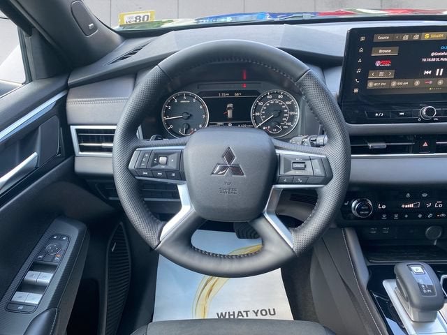 2026 Mitsubishi Outlander LE