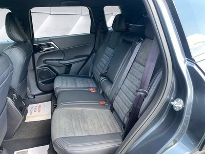 2026 Mitsubishi Outlander LE
