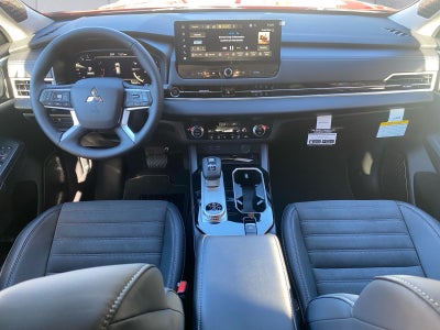 2027 Mitsubishi Outlander SE