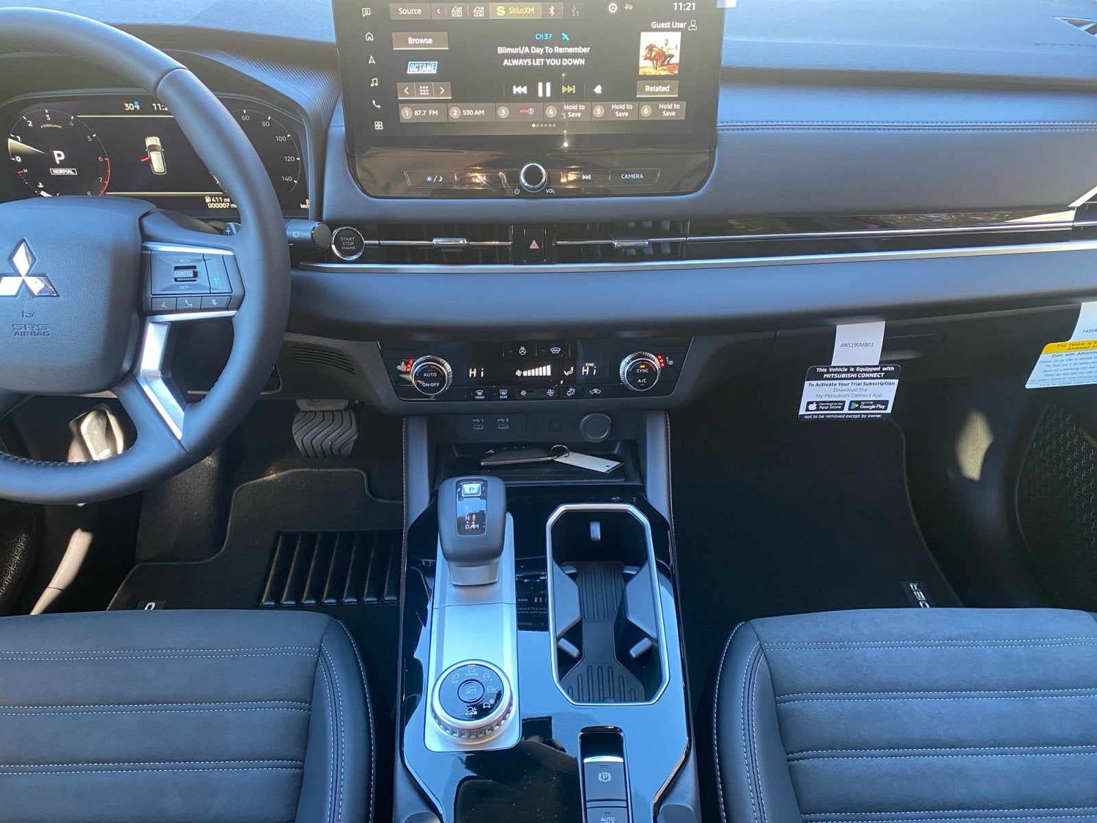 2027 Mitsubishi Outlander SE