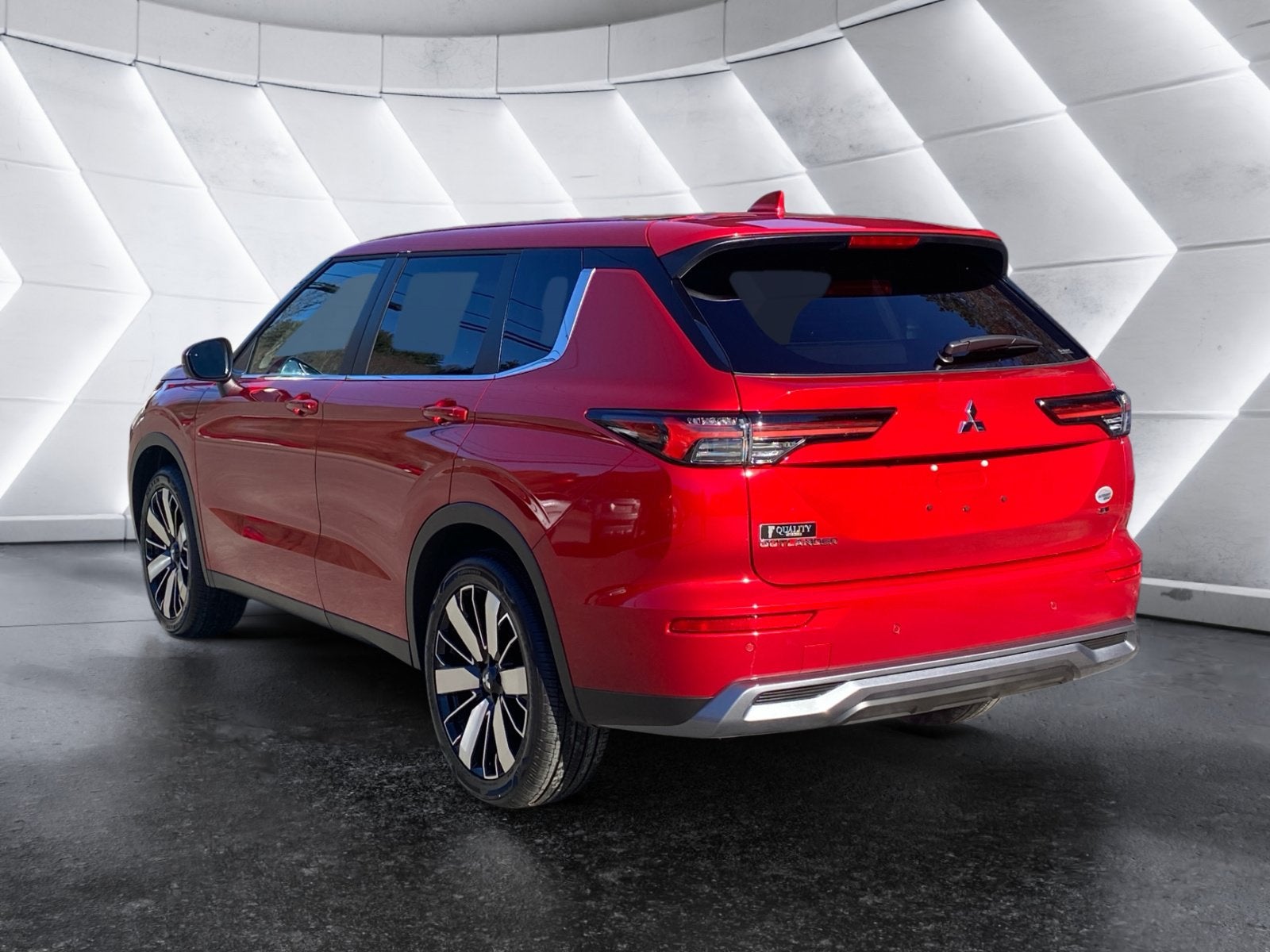 2027 Mitsubishi Outlander SE