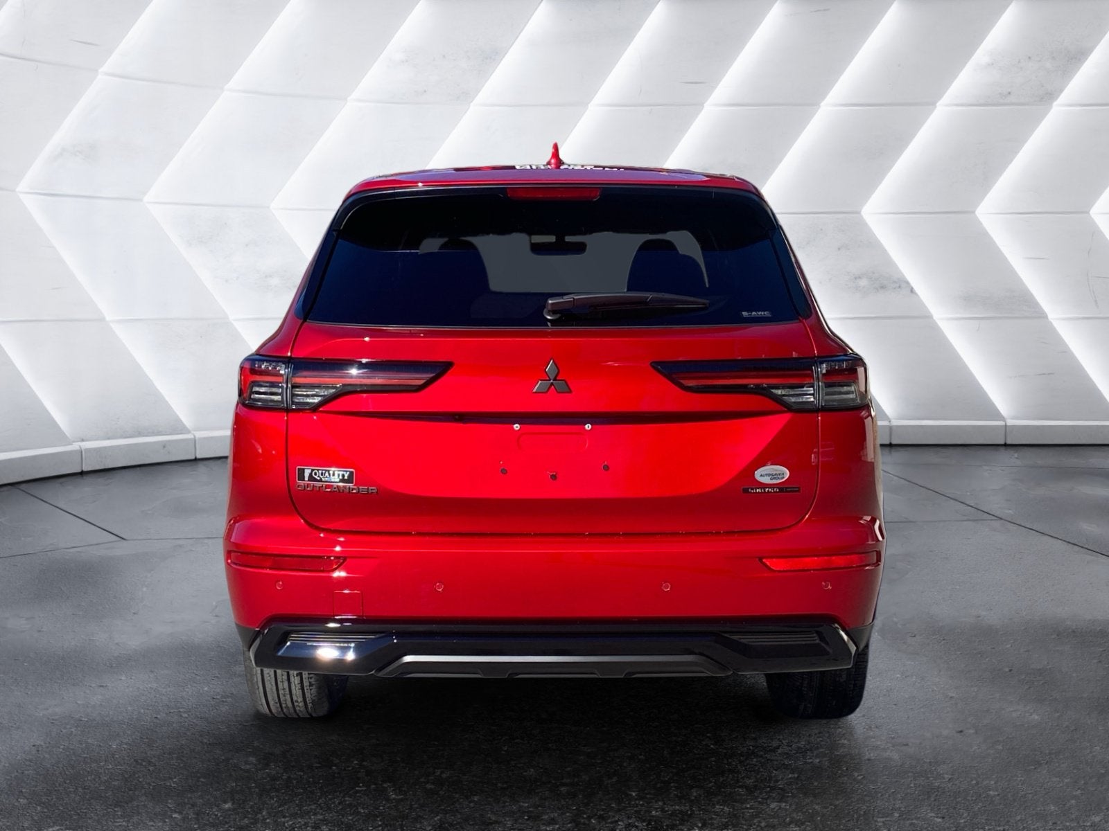 2027 Mitsubishi Outlander LE