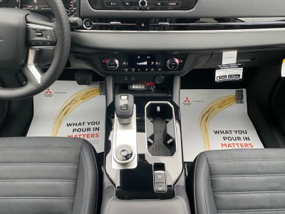 2026 Mitsubishi Outlander SE