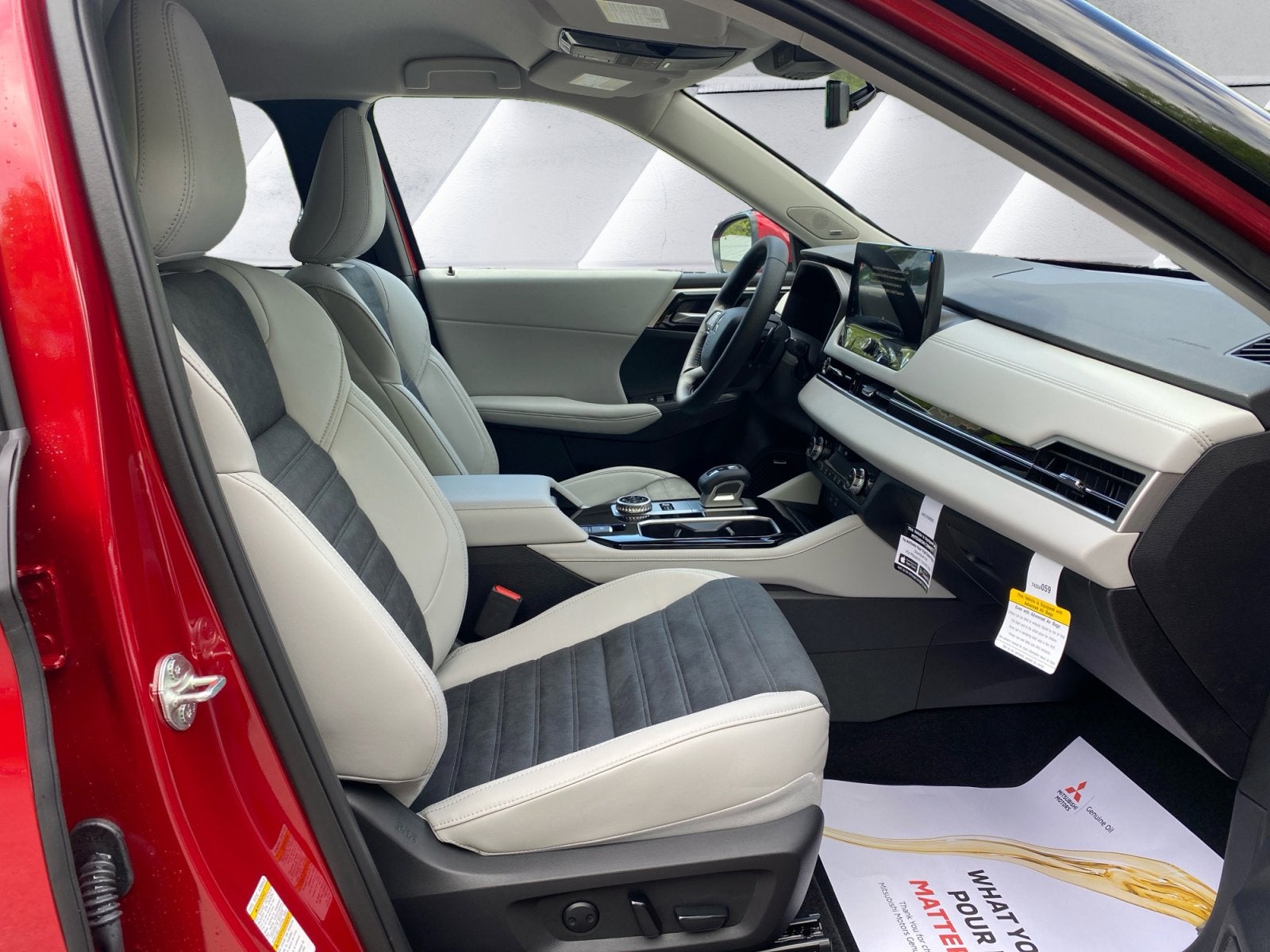 2026 Mitsubishi Outlander Plug-In Hybrid SE