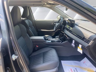 2026 Mitsubishi Outlander Plug-In Hybrid SEL