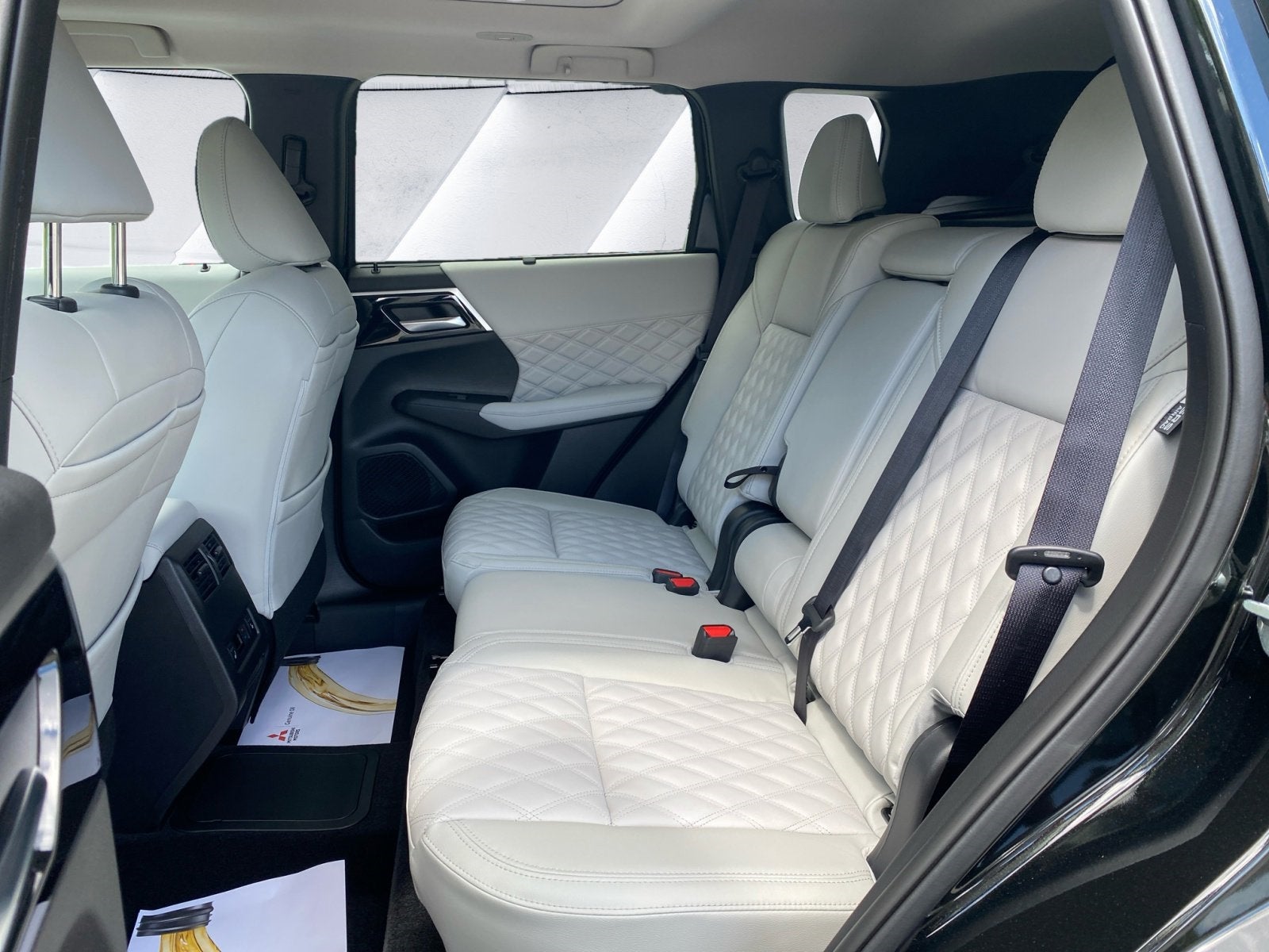 2025 Mitsubishi Outlander Plug-In Hybrid SEL Platinum Edition