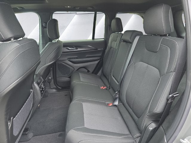 2027 Jeep Grand Cherokee Laredo X