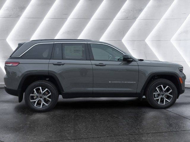 2027 Jeep Grand Cherokee Laredo X