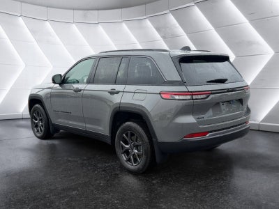 2027 Jeep Grand Cherokee Laredo Altitude