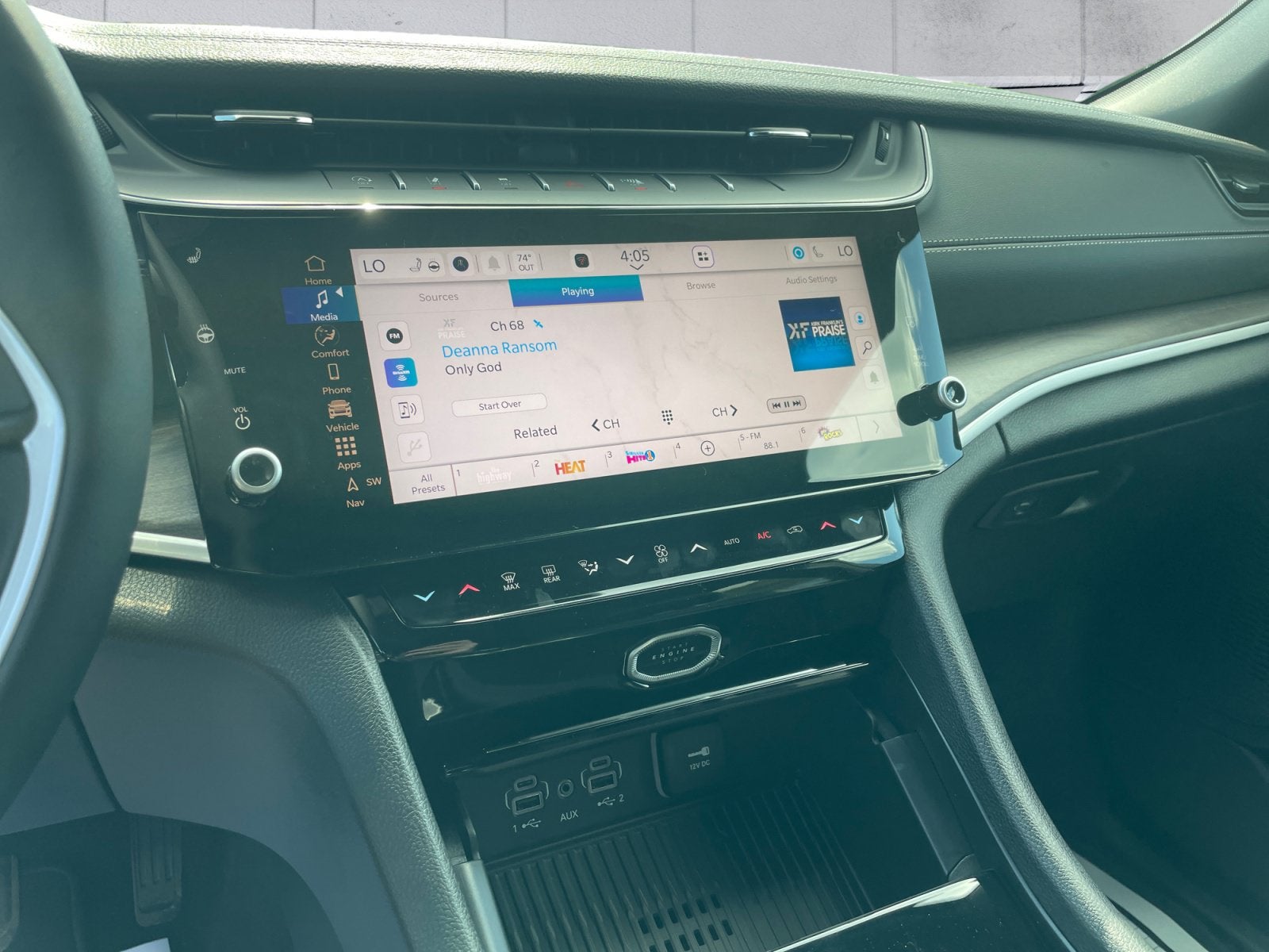 2026 Jeep Grand Cherokee Laredo Altitude