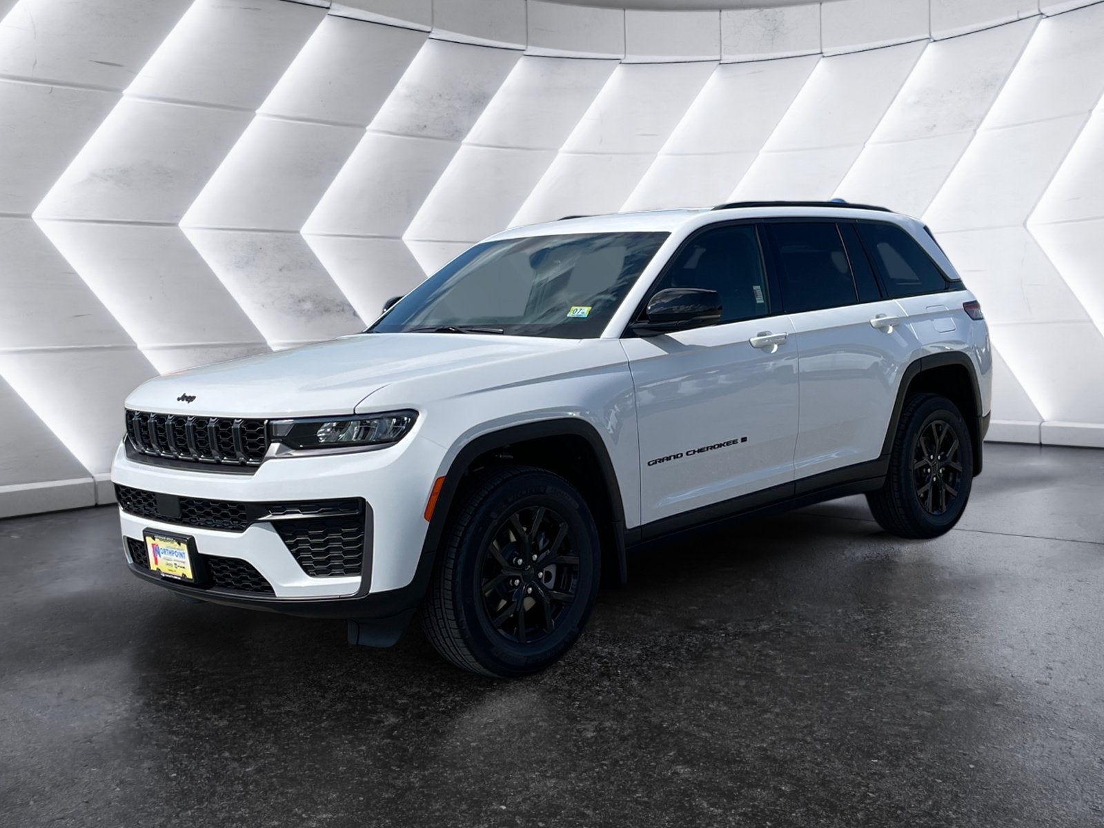 2026 Jeep Grand Cherokee Laredo Altitude