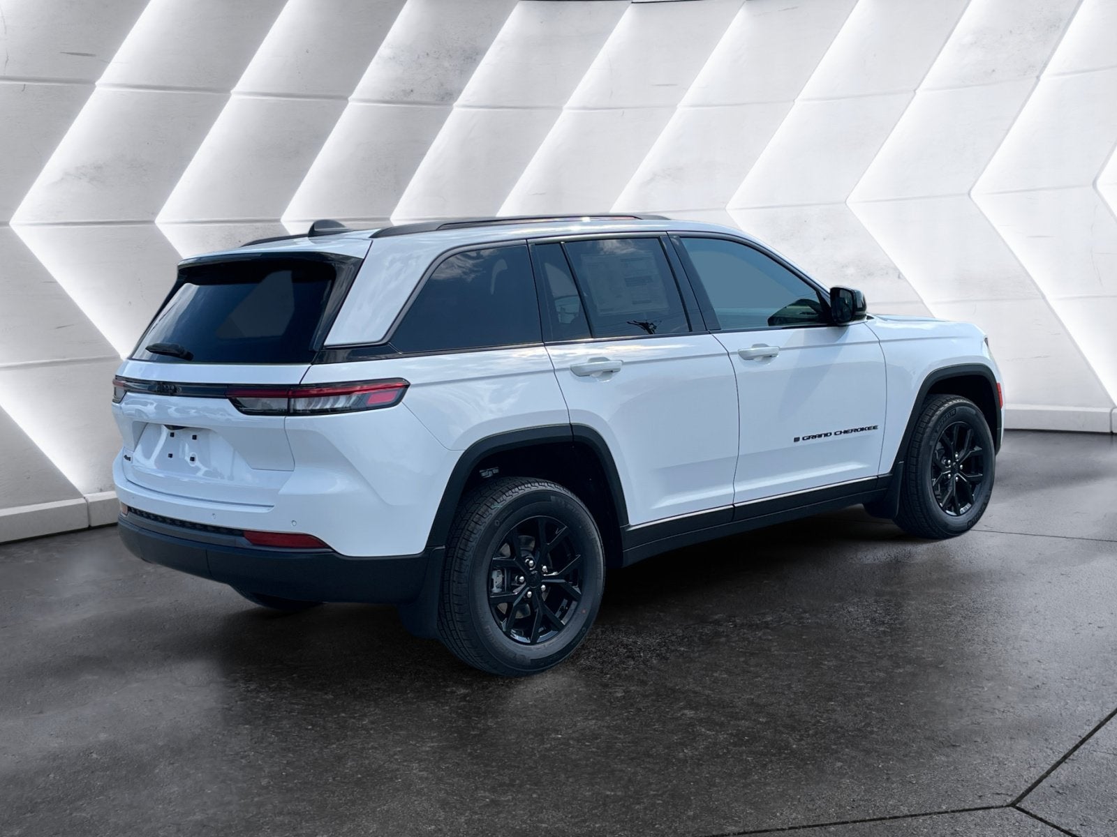 2026 Jeep Grand Cherokee Laredo Altitude