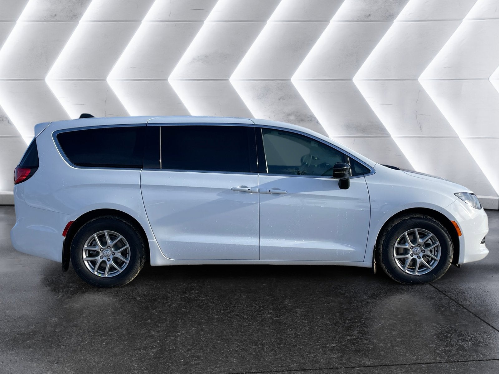 2026 Chrysler Voyager LX