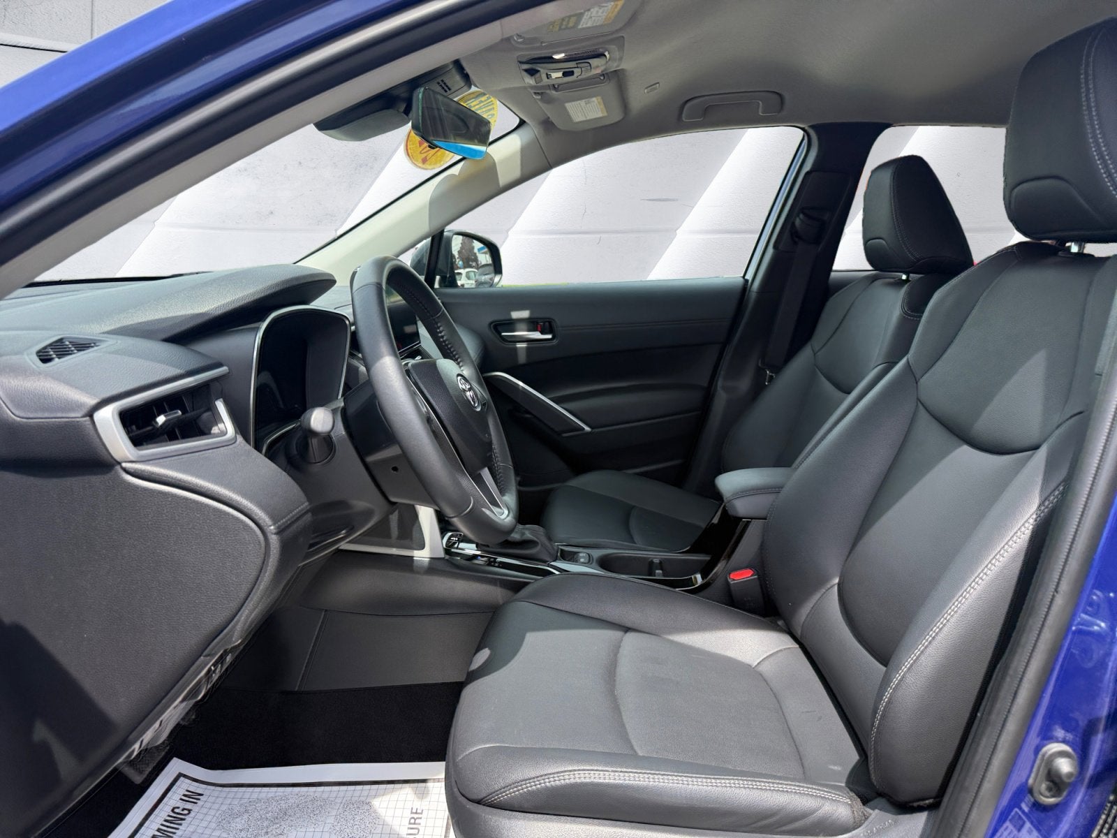 2025 Toyota Corolla Cross XLE