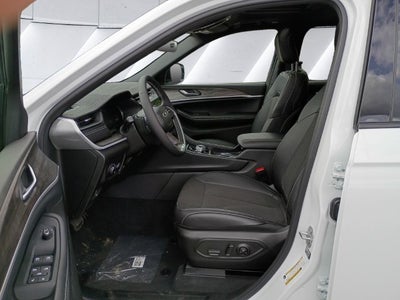 2027 Jeep Grand Cherokee Altitude