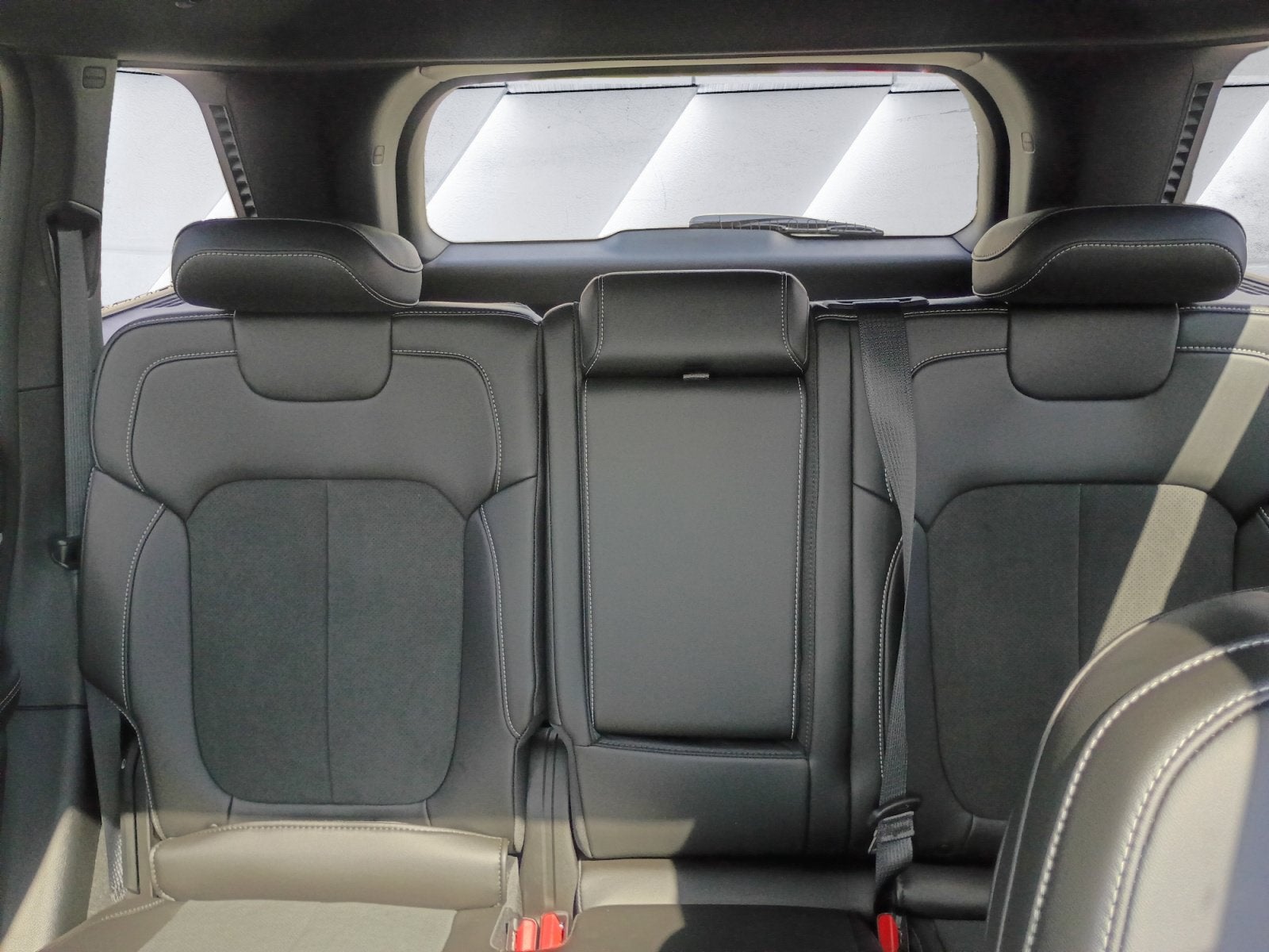 2027 Jeep Grand Cherokee Altitude