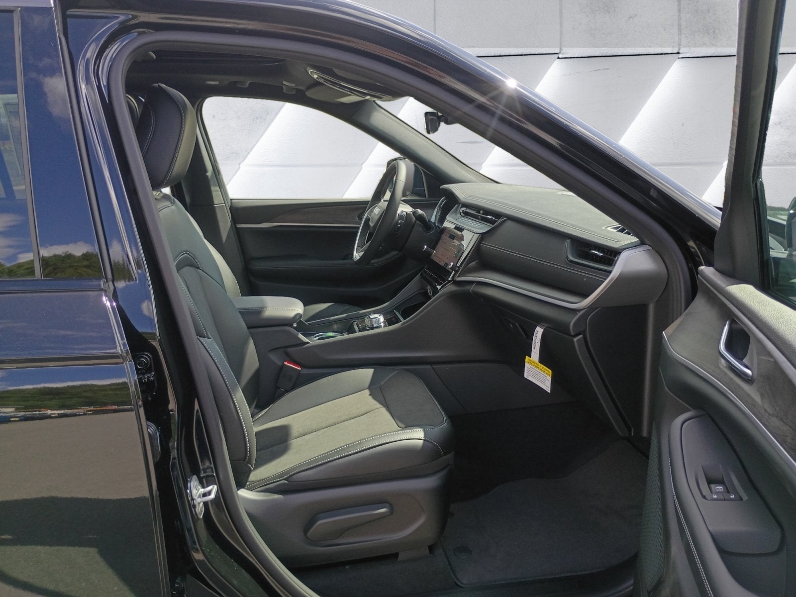 2027 Jeep Grand Cherokee Altitude