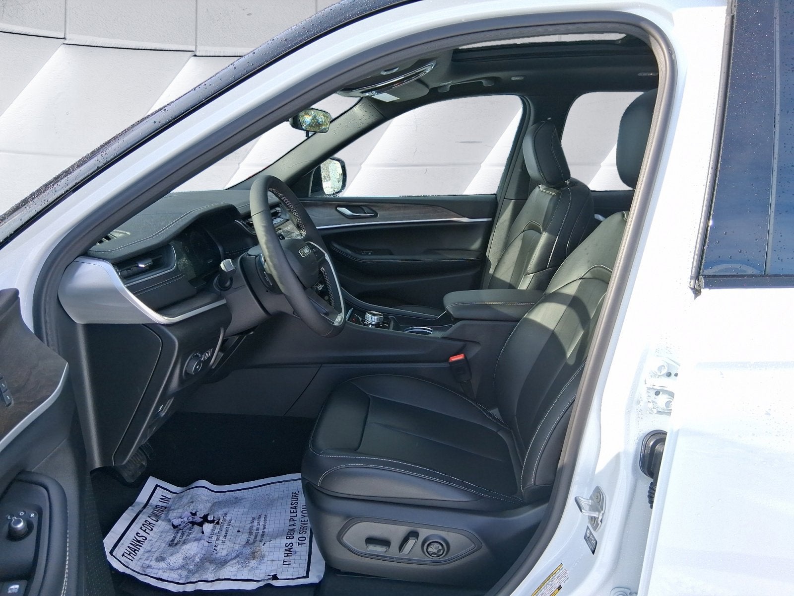 2025 Jeep Grand Cherokee Limited BLACKOUT