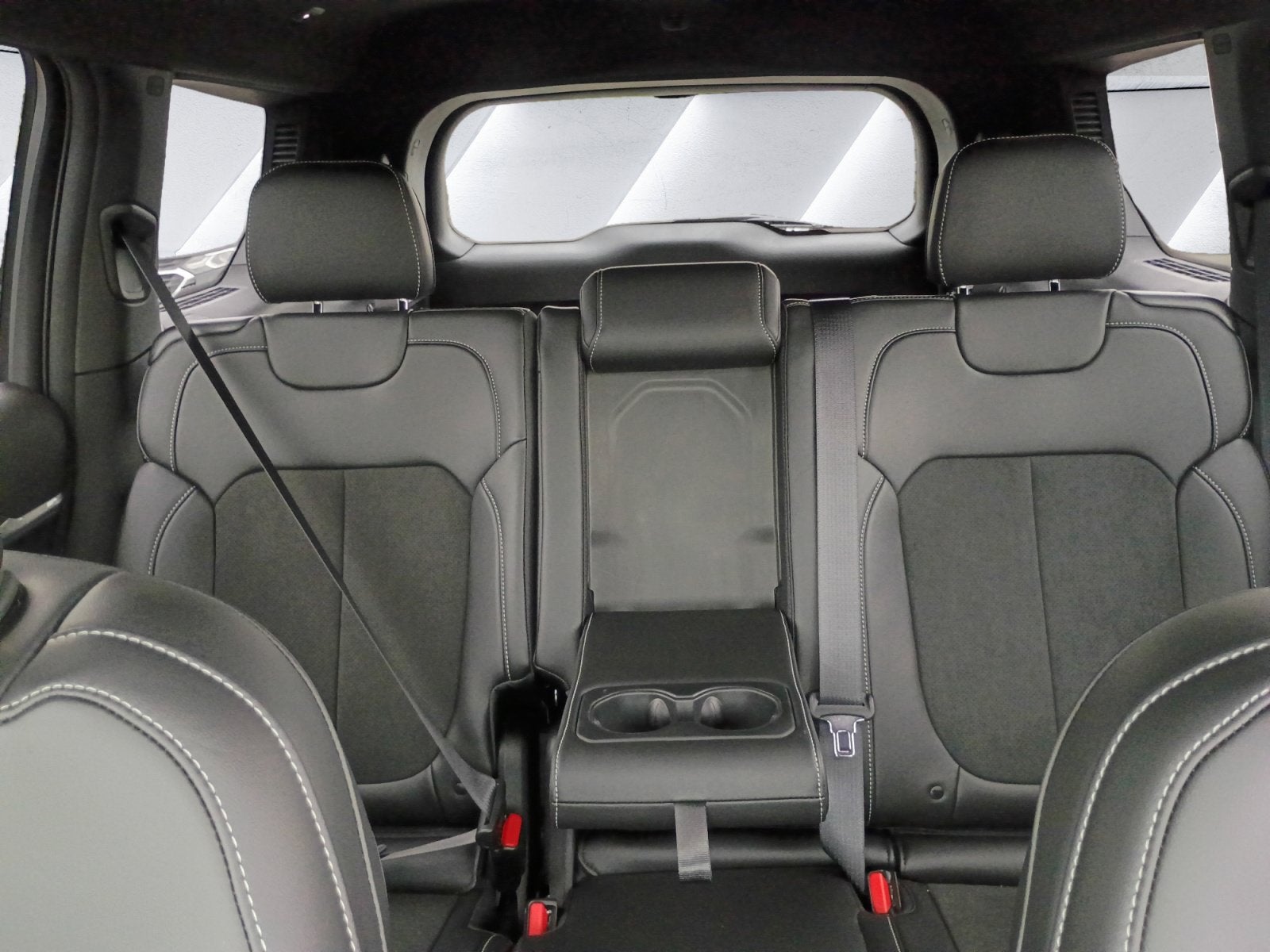 2027 Jeep Grand Cherokee L Laredo Altitude
