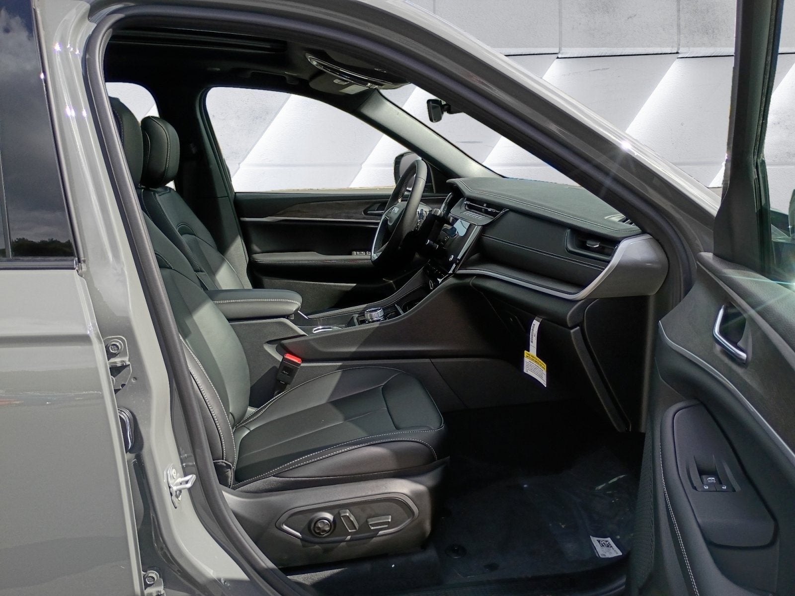 2027 Jeep Grand Cherokee L Limited
