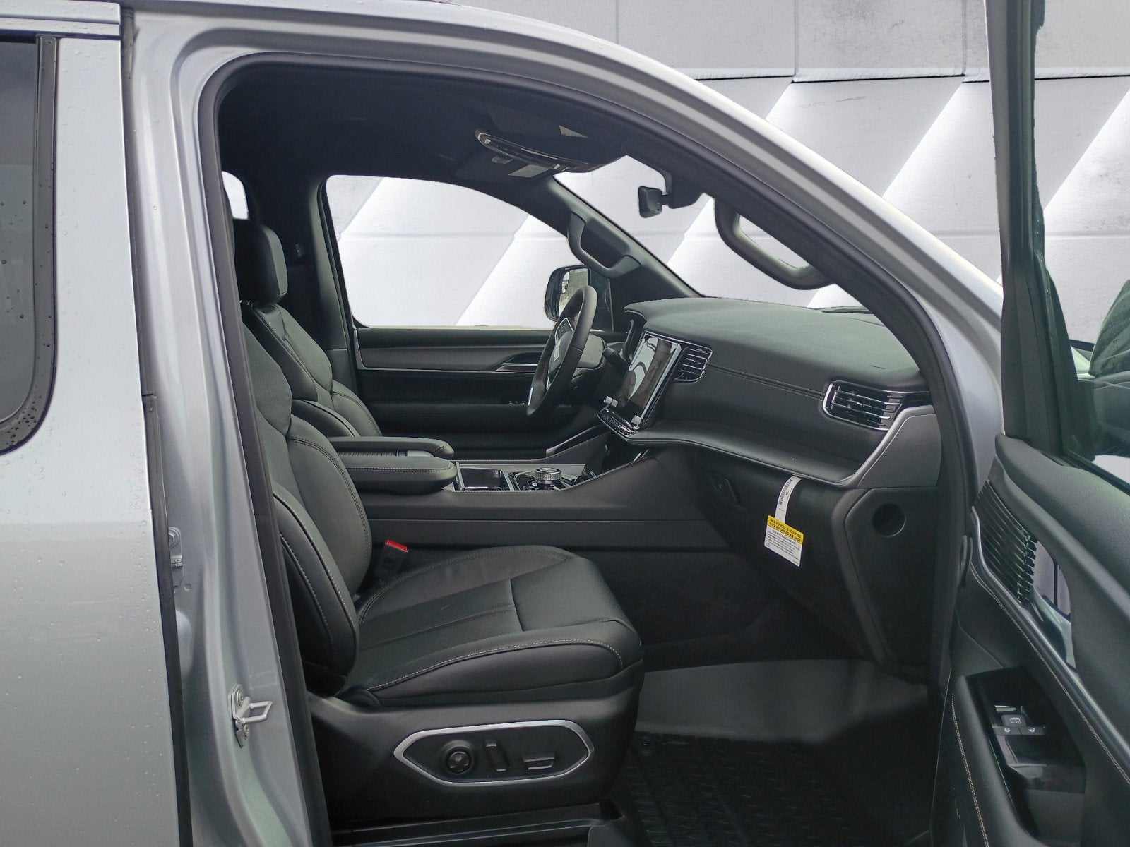 2026 Jeep Grand Wagoneer Base