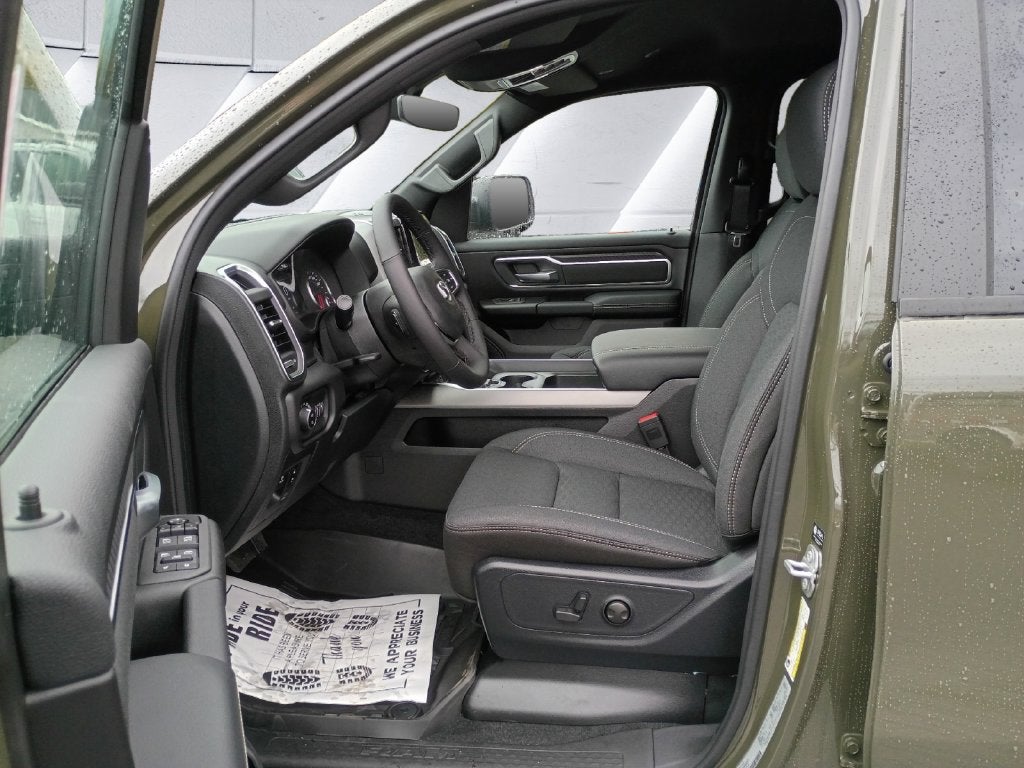 2027 RAM 1500 Big Horn/Lone Star