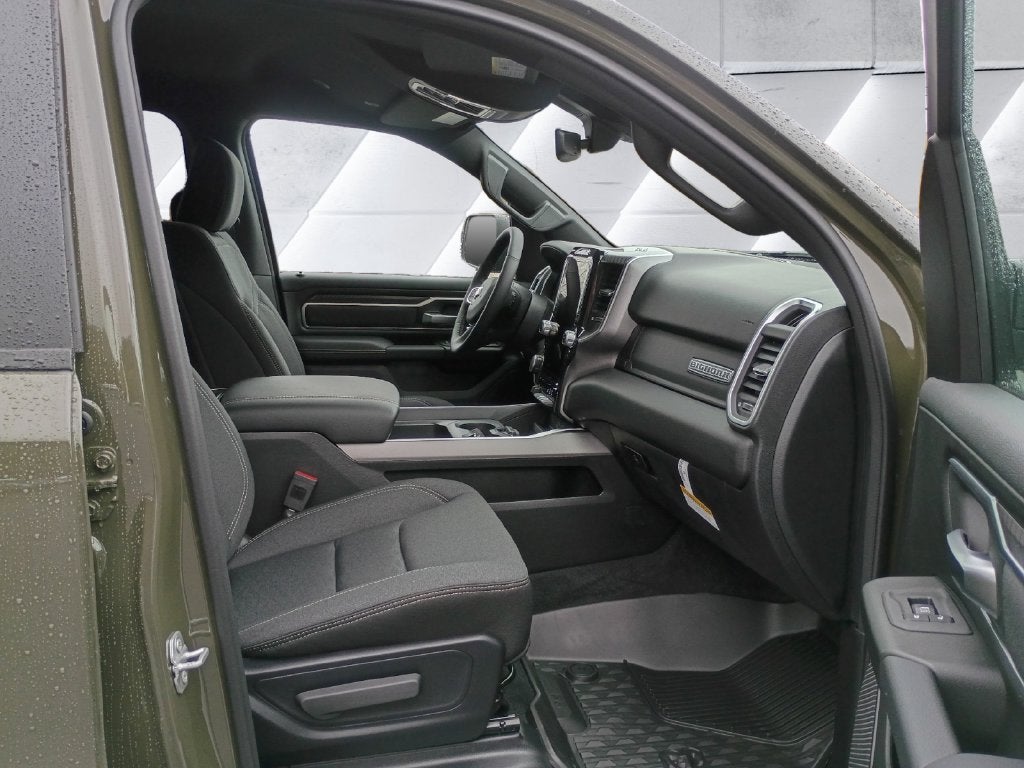 2027 RAM 1500 Big Horn/Lone Star
