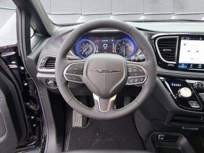 2026 Chrysler Pacifica Select 8 PASSENGER