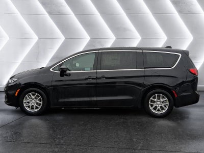 2026 Chrysler Pacifica Select 8 PASSENGER