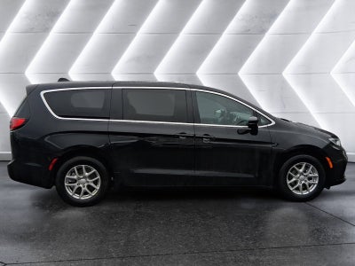 2026 Chrysler Pacifica Select 8 PASSENGER
