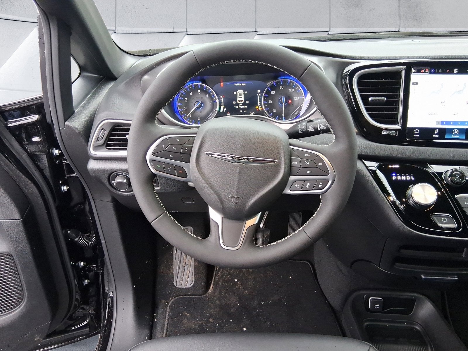 2026 Chrysler Voyager LX