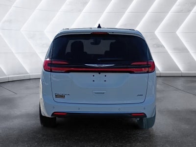 2026 Chrysler Pacifica Select AWD