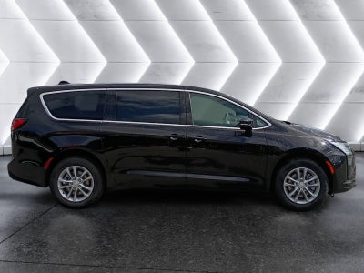 2027 Chrysler Pacifica Select AWD